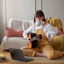 9 Benefits of Playing the Guitar